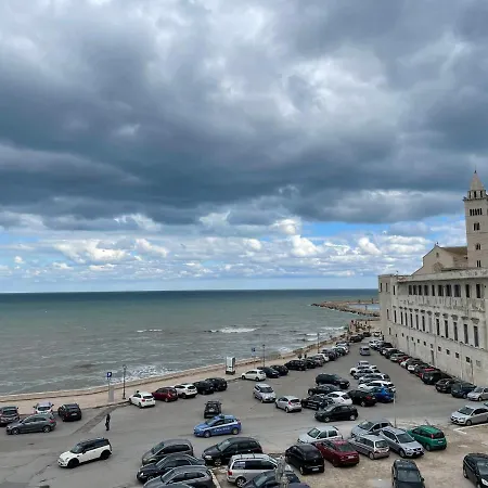 Apartment Casa Gio'-vista Mare,tribunale E Castello Nel Pieno Centro Di Trani-wifi